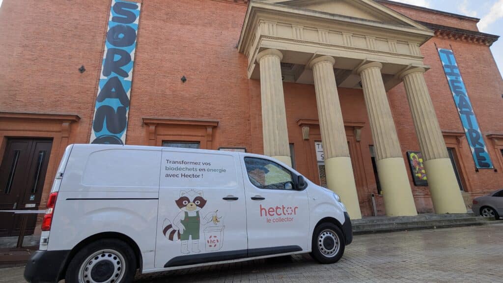 Hector le Collector a fortement réduit son emprunte carbone, notamment grâce à sa flotte de véhicules électriques