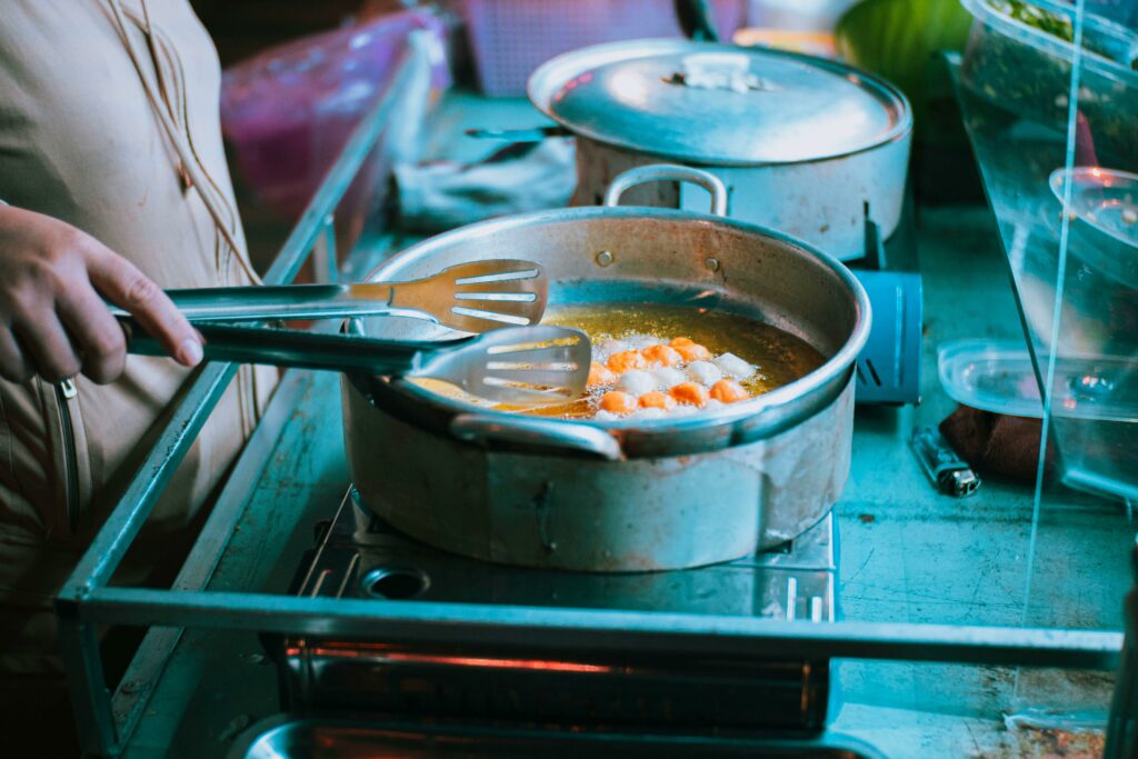 Les 7 étapes de la collecte d'huile de friture dans un restaurant